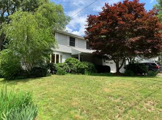 31 Edgewater Rd, Narragansett, RI 02882