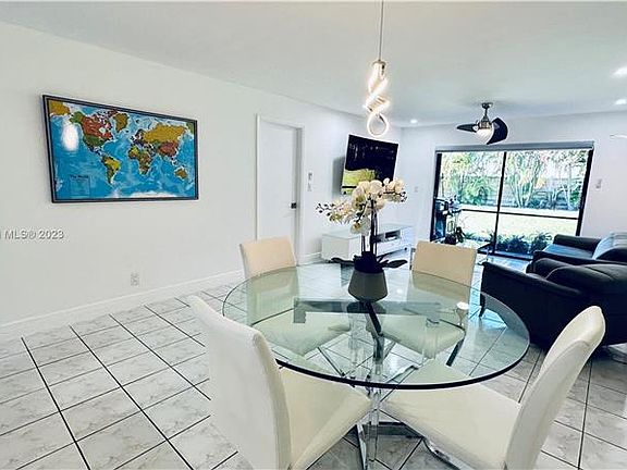 4th image of 9 N Valencia Dr #1-33