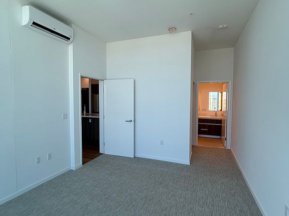 5th image of 1515 Liona St #4416