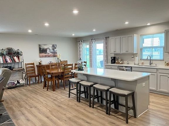 5th image of 1251 Gunnison Dr