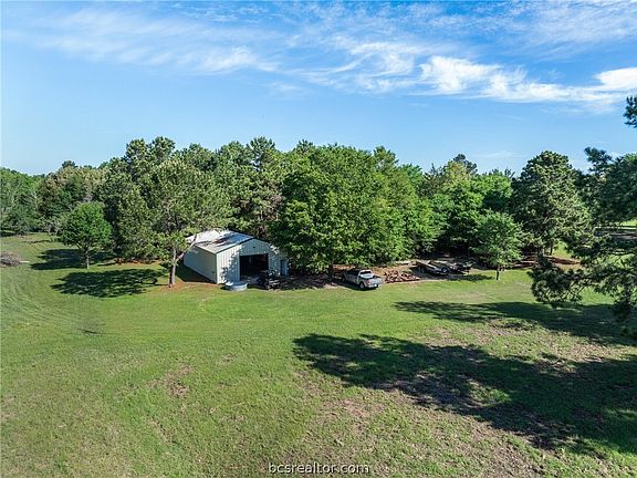 5th image of 9832 Hawaii Ln