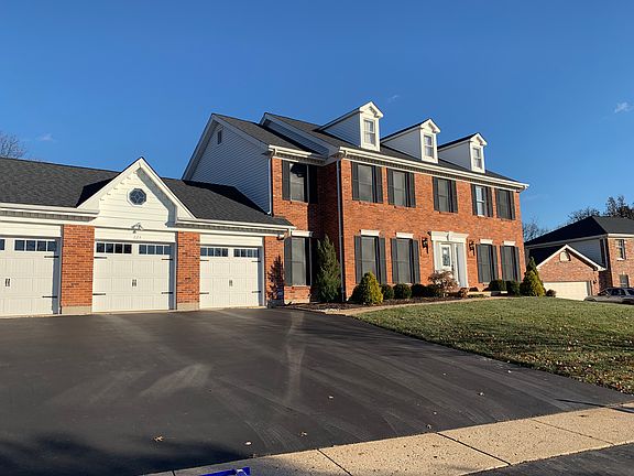 3rd image of 224 Cobblefield Ct