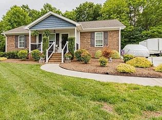 412 Northridge Dr, Eden, NC 27288