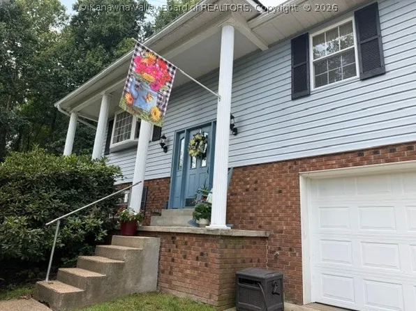 1801 Winding Hill Dr, Sissonville, WV 25320