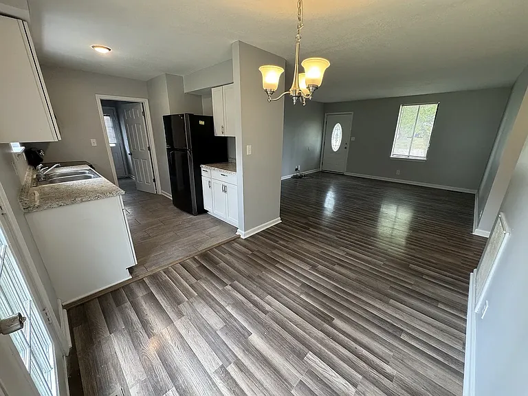 404 N Magnolia Dr — Photo 4