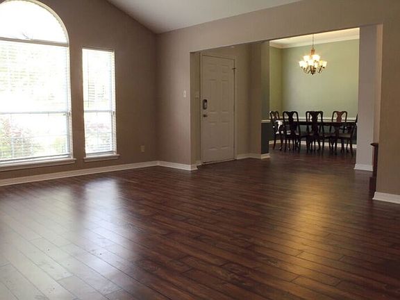 5th image of 709 Brookhollow Dr