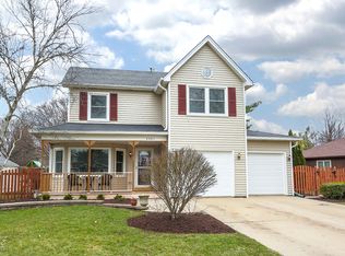 2401 Flambeau Dr, Naperville, IL 60564