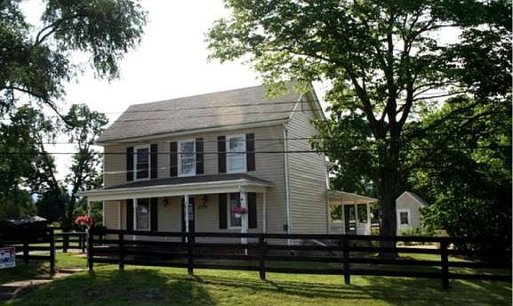 Beautiful Colonial 