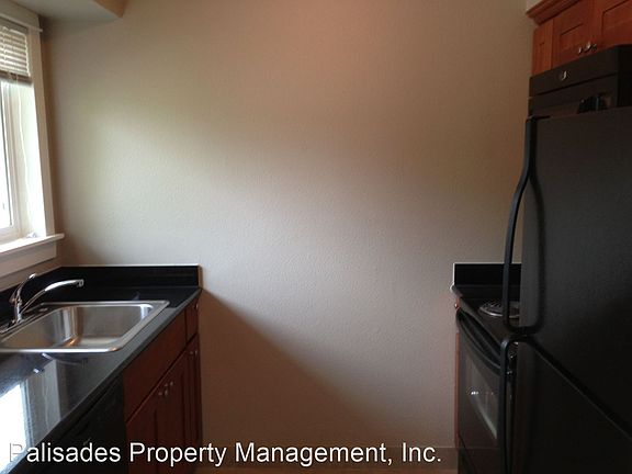 4th image of 3130 SE Belmont St #3706166