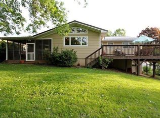 23 Woodgate Rd, Asheville, NC 28806