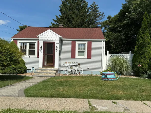 136 Hollywood Avenue, Hartford, CT 06110