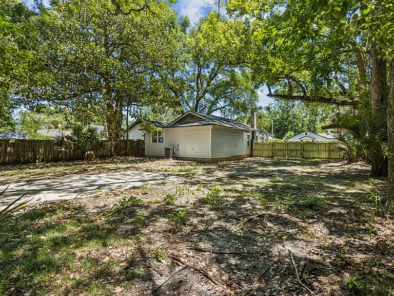 2781 Dellwood Ave — Photo 23