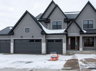 10277 Peony Ln, Maple Grove, MN 55311