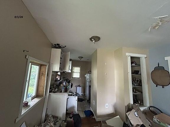 5th image of 519 Catron St