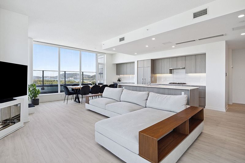North Vancouver Apartment for rent - 3 Bedrooms — photo 9