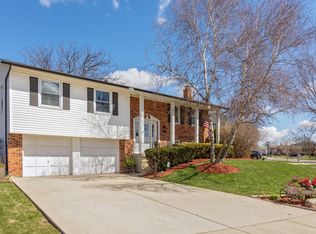 1066 Florida Ln, Elk Grove Village, IL 60007