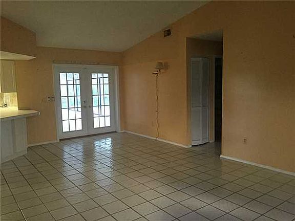 5th image of 1191 SE Cambridge Dr