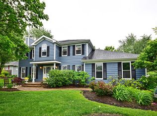 513 Hillcrest Dr, Schaumburg, IL