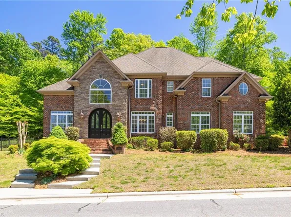 1391 Somerset Cove Dr, Winston Salem, NC 27103