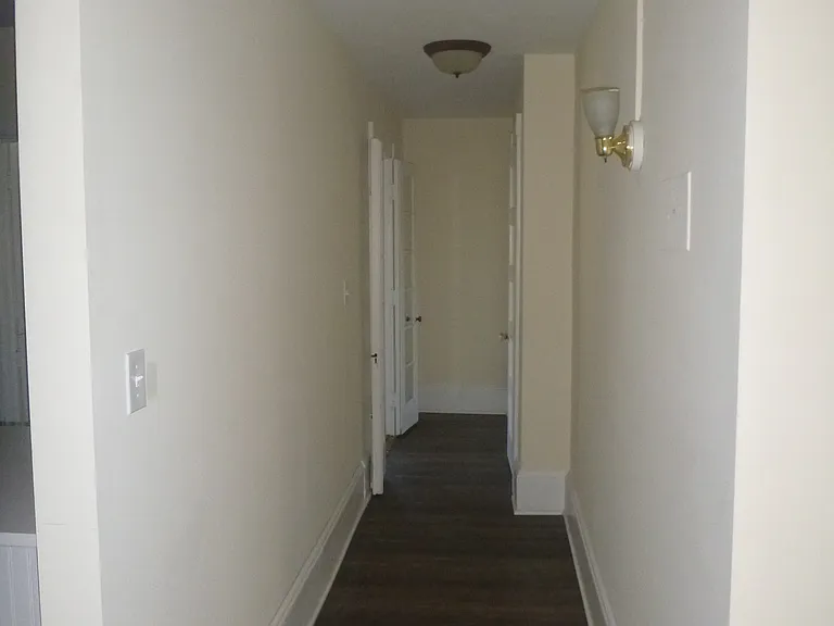 Entryway. The kitchen is on the left.