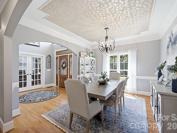 4th image of 6263 Chamar Cir