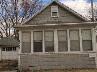1021 S Float Ave, Freeport, IL 61032