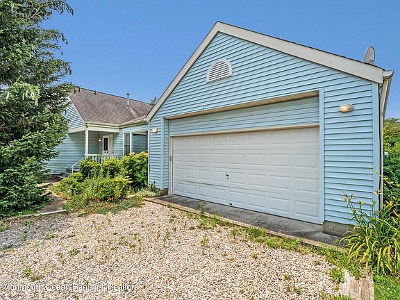 2nd image of 108 Greenwood Ln