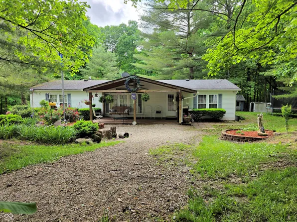 8310 N Dog Trot Ln, Morgantown, IN 46160