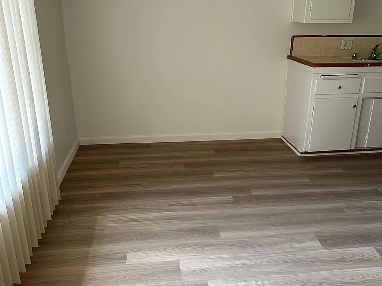 1327 S Bundy Dr #9 — Photo 7