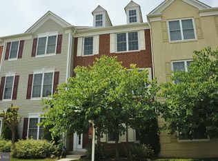 2492 Terra Cotta Cir, Herndon, VA 20171