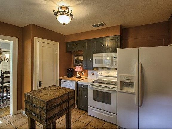 4th image of 909 Tivy St