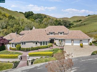 3 Julianna Ct, Moraga, CA