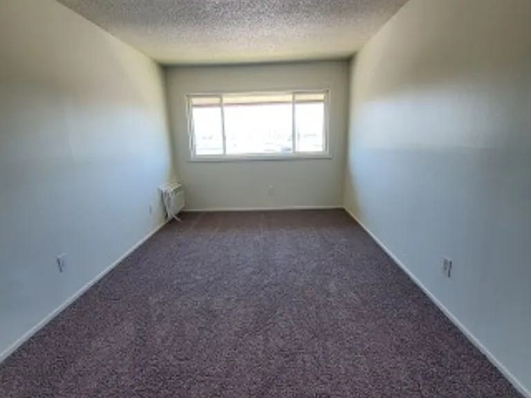 545 E Rue Royale St — Photo 12