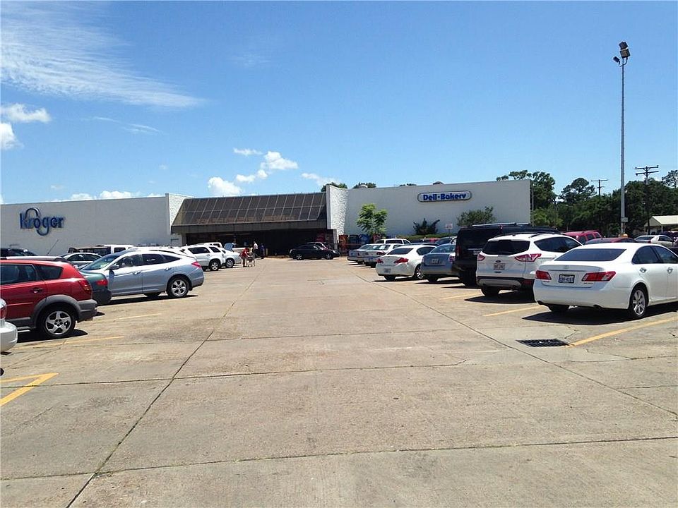 1st image of 139 W McNeese St