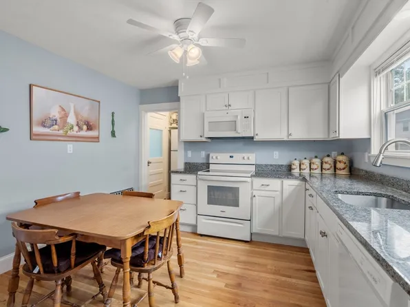 35 Trapelo St, Brighton, MA 02135