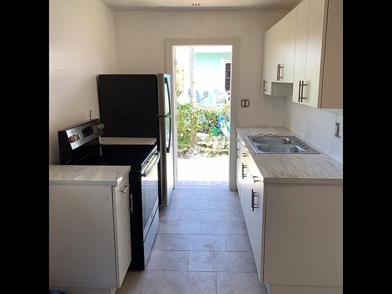 2nd image of 804 SW 28th St #1