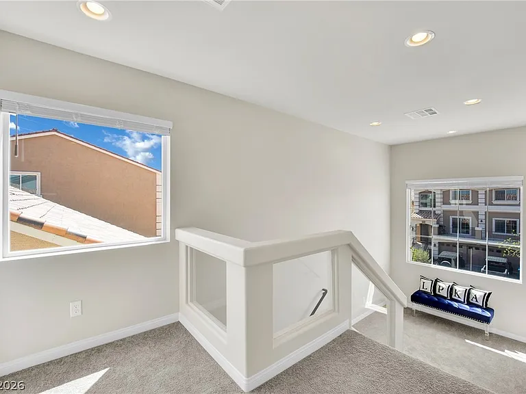 9770 Hawk Crest St — Photo 27