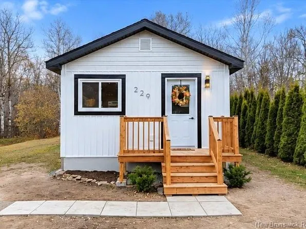 229 Poplar, Beresford, NB E8K 1E5