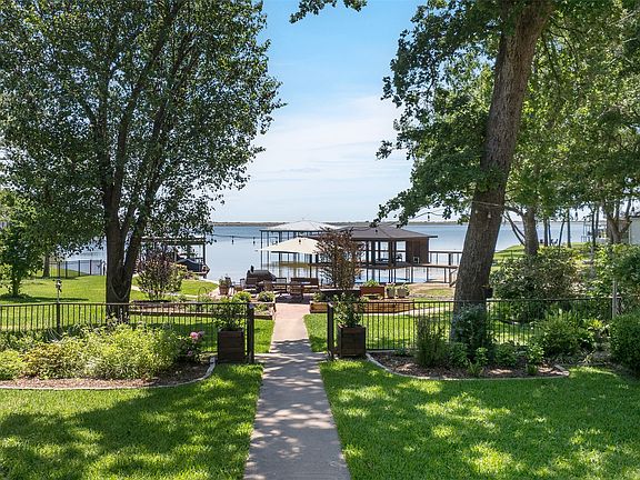 2nd image of 205 Shoreline Dr