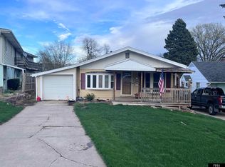 2005 Wayne St, Bellevue, NE 68005