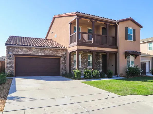 2638 Vartikian Ave, Clovis, CA 93611