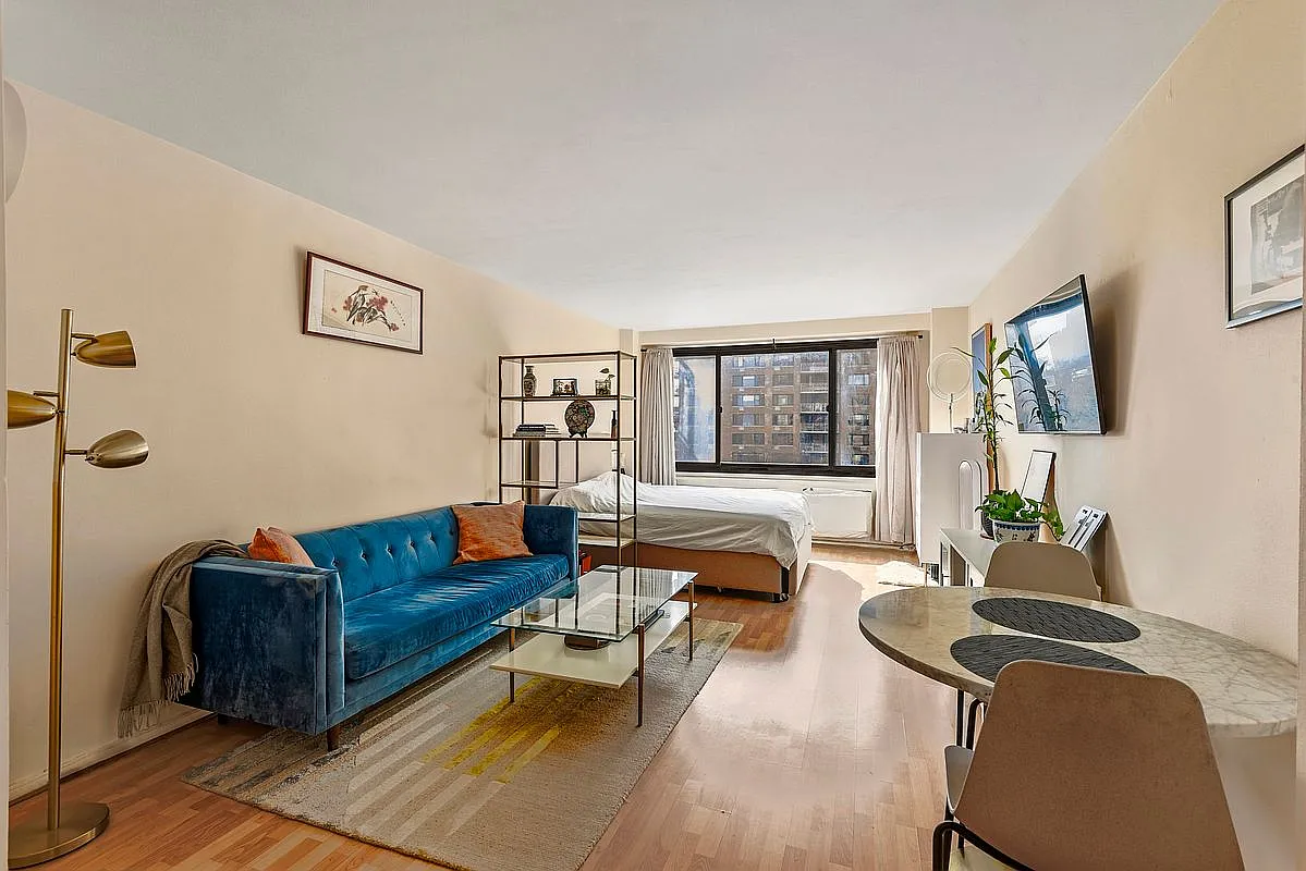 195 Willoughby Ave APT 702 photo 1