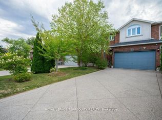15 Armour Cres, Hamilton, ON