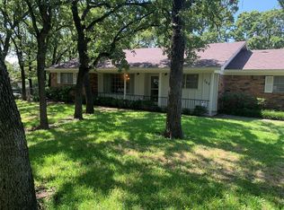 748 Wyche Ct, Burleson, TX 76028