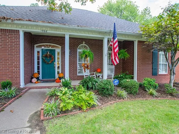 1908 Massard Rd, Fort Smith, AR 72903