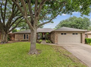 3305 Derby Cir, Bedford, TX 76021