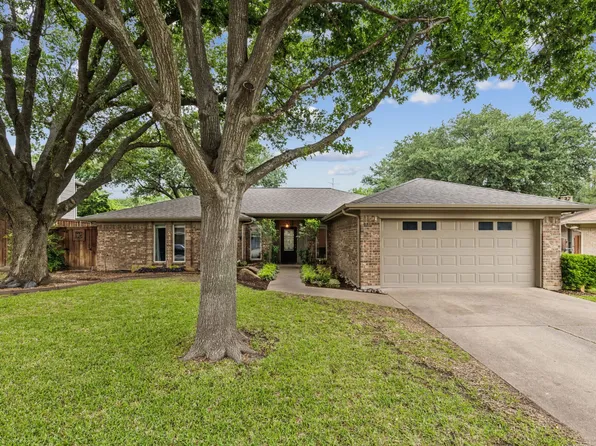 3305 Derby Cir, Bedford, TX 76021