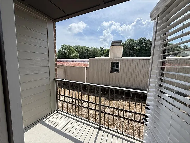 District on the Etowah Apartments — Photo 1113
