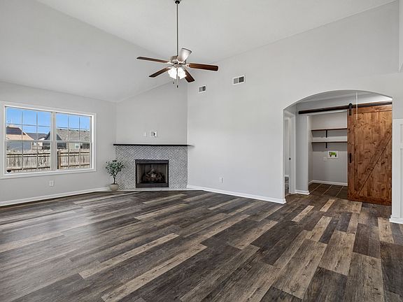 5th image of 236 Azalea Dr