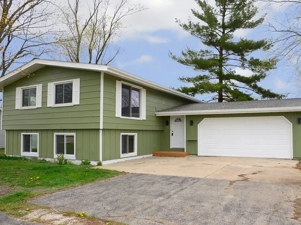 12 Airport Rd, Ottawa, IL 61350
